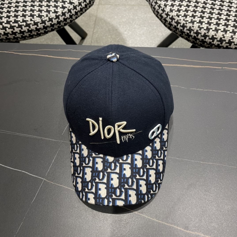 CHRISTIAN DIOR